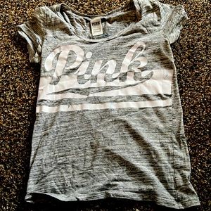 It’s very comfy cute with any type of bottoms. Its been worn 3 times.